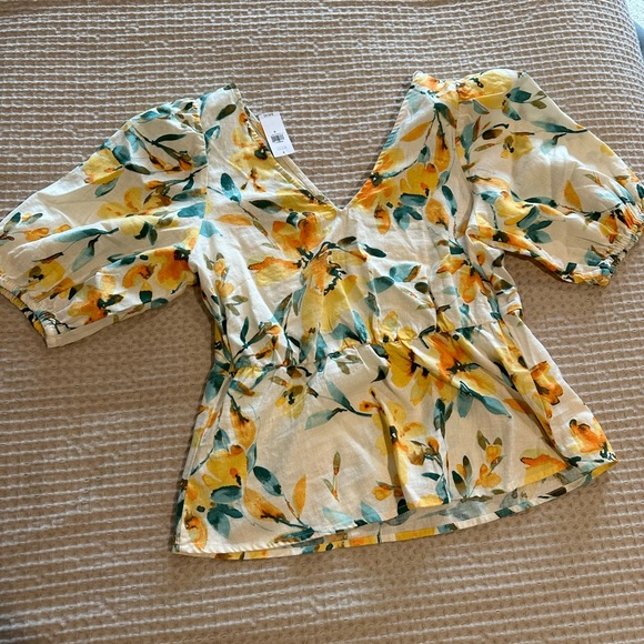 GAP yellow blouse (new with tags) - size small - 55% linen, 45% rayon - Picture 4 of 5